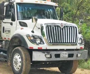 Ofrecen-millonaria-recompensa-por-recuperacion-de-volqueta