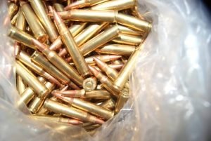 Capturan a dos presuntos delincuentes con explosivos y municiones para fusil en Bolívar.