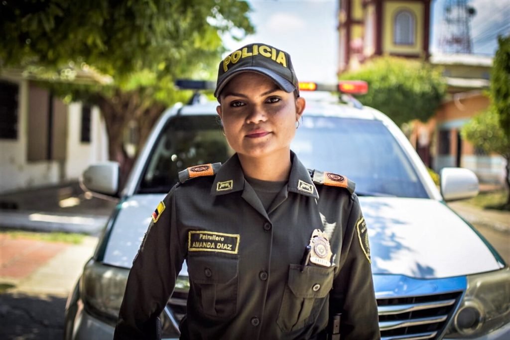 Patrullera Amanda Díaz Madera, referente de los cientos de mujeres que pertenecen a la Policía Nacional.