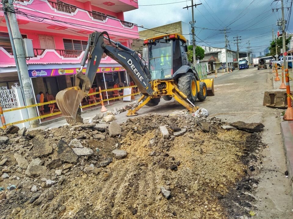 Inician-trabajos-de-pavimentacion-en-la-calle-El-Mamon-en-el-Bosque