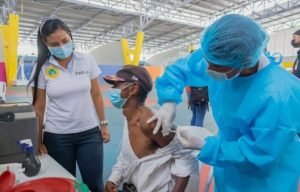 Cartagena debe alcanzar 40% en vacunación de refuerzo para prescindir del tapabocas