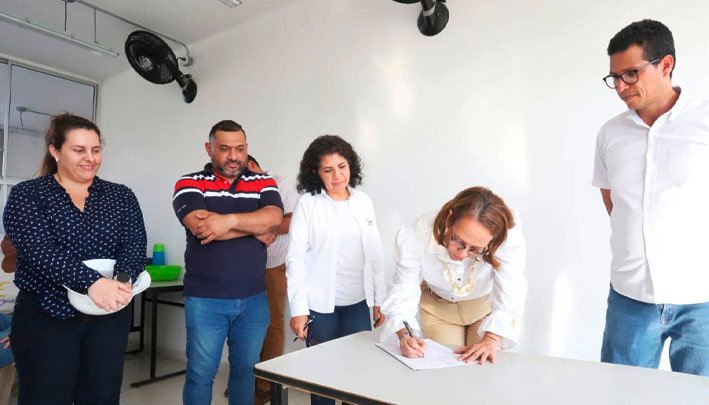 Firman-acta-inicio-de-obras