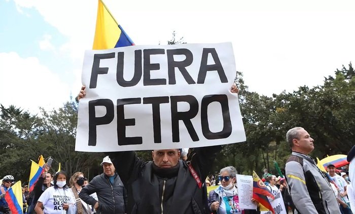 protesta-contra-petro