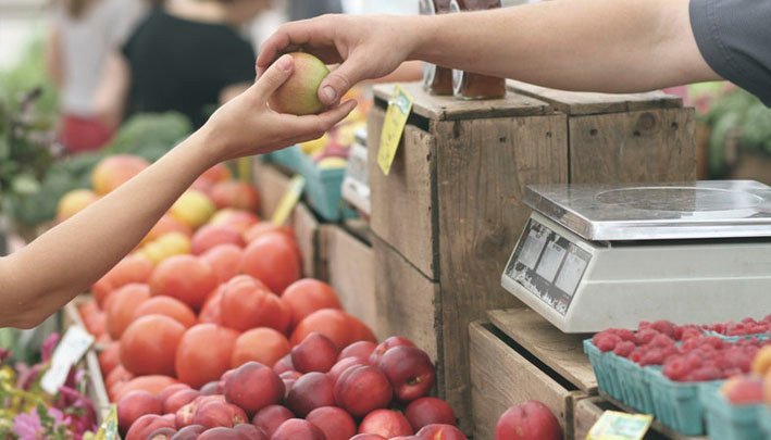 Compa-de-frutas-economia.