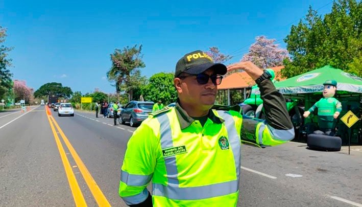 120-Policia-custodian-vias-en-Bolivar