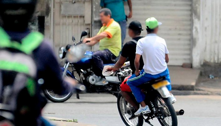 Parrillero-hombre-en-Cartagena.