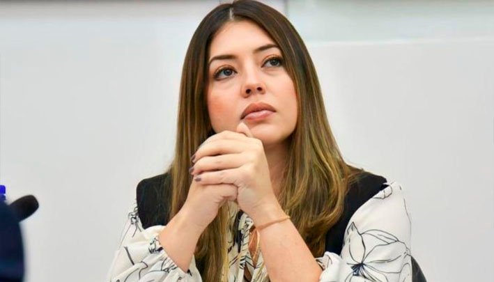 Representante-Juliana-Aray