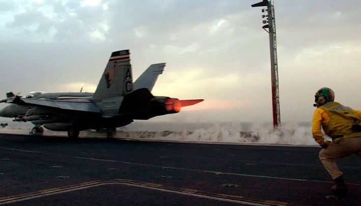 Trump ordenó ataques aéreos de precisión contra una célula de ISIS en Somalia.