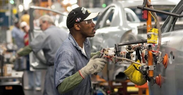 Abril cerró con 177.000 nuevos puestos de trabajo en Estados Unidos.