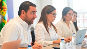 Gobernador-Yamil-Arana-aprobacion-de-proyectos.