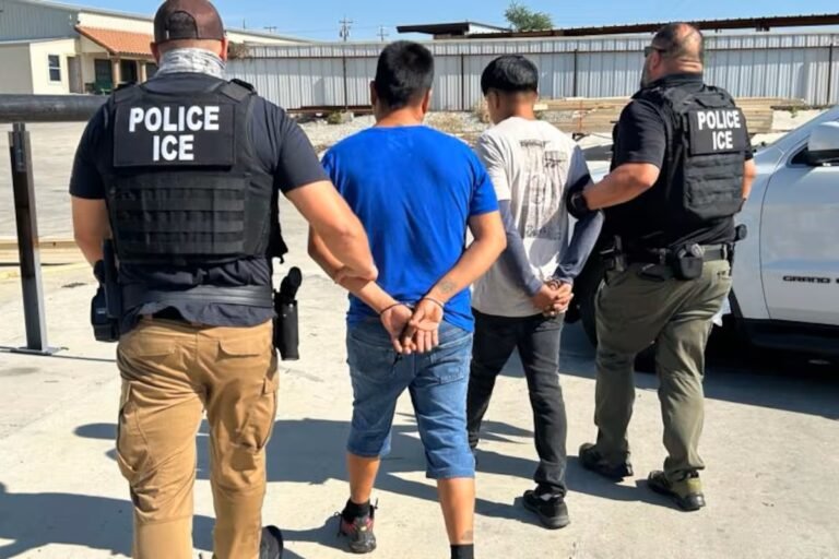 Crece la polémica por las detenciones del ICE mientras Trump defiende los operativos.