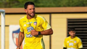 Viera regresa al Junior con la misión de recuperar la identidad y levantar al ‘Tiburón’.